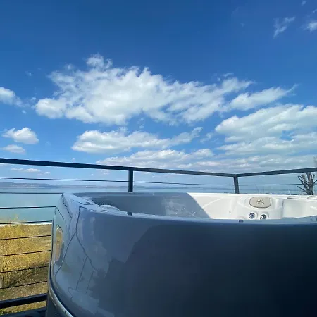 Hullám Panorama&jacuzzi Balatonlelle