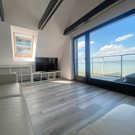 Hullám Panorama&jacuzzi Apartman *