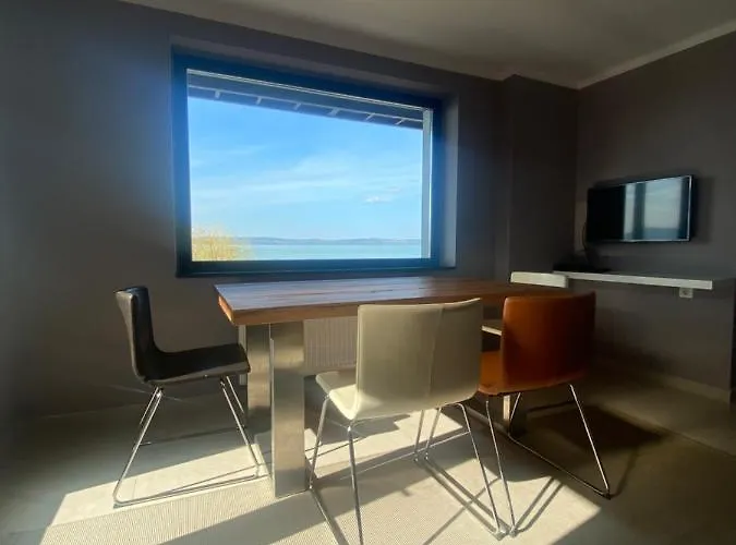 Hullam Panorama & Jacuzzi Balatonlelle